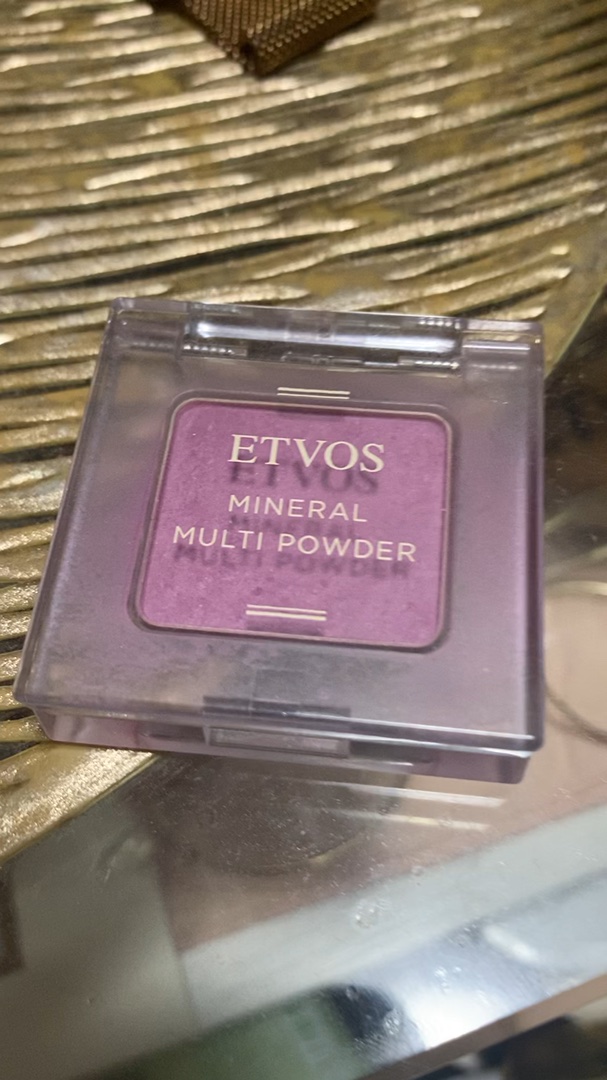 ミネラルマルチパウダー/エトヴォス/単色アイシャドウの人気ショート動画