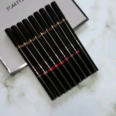 TOM FORD BEAUTY リップ スカルプターのクチコミ「TOM FORDのリップライナー💄
 
 
“ 唇の形と輪郭をはっきり整える、ワンランク上のリ.....」（2枚目）