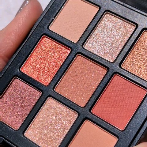 エトワルローズ 9色アイシャドウ/Étoile Rose/アイシャドウパレットの動画クチコミ4つ目