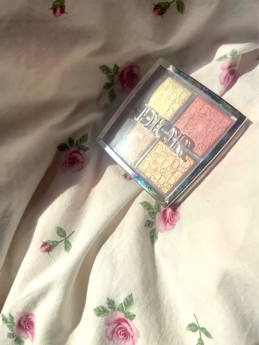 ディオール バックステージ フェイス グロウ パレット/Dior/ハイライトを使ったクチコミ（3枚目）