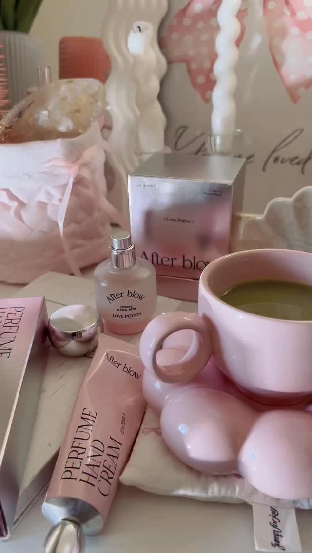 After blow🍒
@afterblow_jp 
@afterblow_official 

【Love Potion】
Eau de Parfum & Perfume Hand Cream 💗

A deep, floral sc