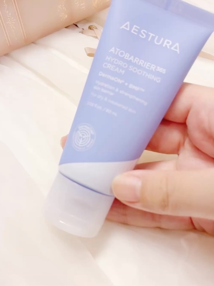 AESTURA アトバリア365 ハイドロクリーム のクチコミ「アトバリア365 クリーム

水分チャージクリーム
使いやすいチューブタイプ

なめらかなジェ.....」（3枚目）