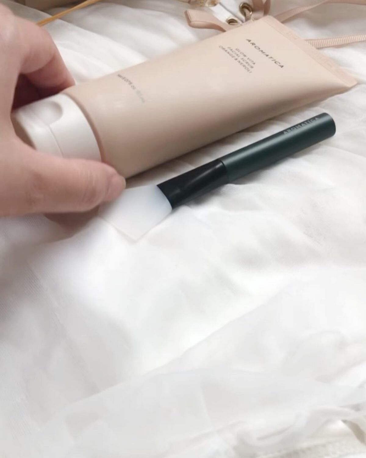 グロービタ フェイシャルスクラブ オレンジ＆ネロリ/AROMATICA/スクラブ・ゴマージュを使ったクチコミ（3枚目）