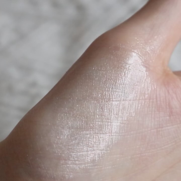 フィー リップアンドチーク グローイジェリーポット JH00 シュガーパウダー/fwee/リップグロスを使ったクチコミ（2枚目）