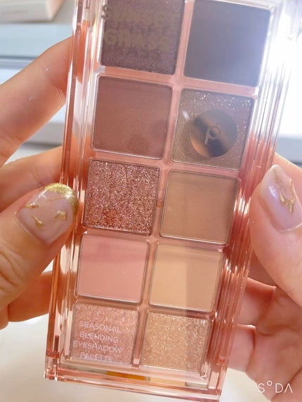 シーズナルブレンディングアイシャドウパレット/Peach C/アイシャドウパレットの人気ショート動画