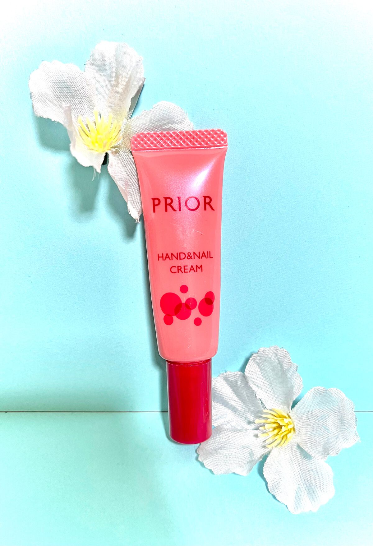 プリオール ハンド&ネイルクリーム

ベタつきがなく、香りがとてもいいです！
ネイルとセットになってるので、ちょっとしたプレゼントにも最適🎁 指先を美しく仕上げてくれます！

 #正直レポ 