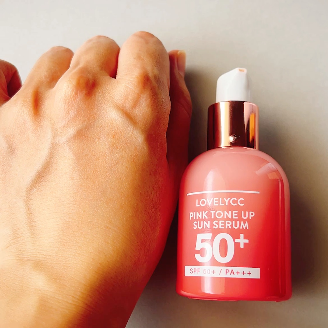 ピンクトーンアップサンセラム/LOVELYCC/化粧下地の動画クチコミ4つ目