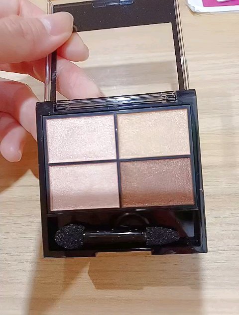 レブロン カラーステイ デイ トゥ ナイト アイシャドウ クアッド/REVLON/アイシャドウパレットの動画クチコミ2つ目