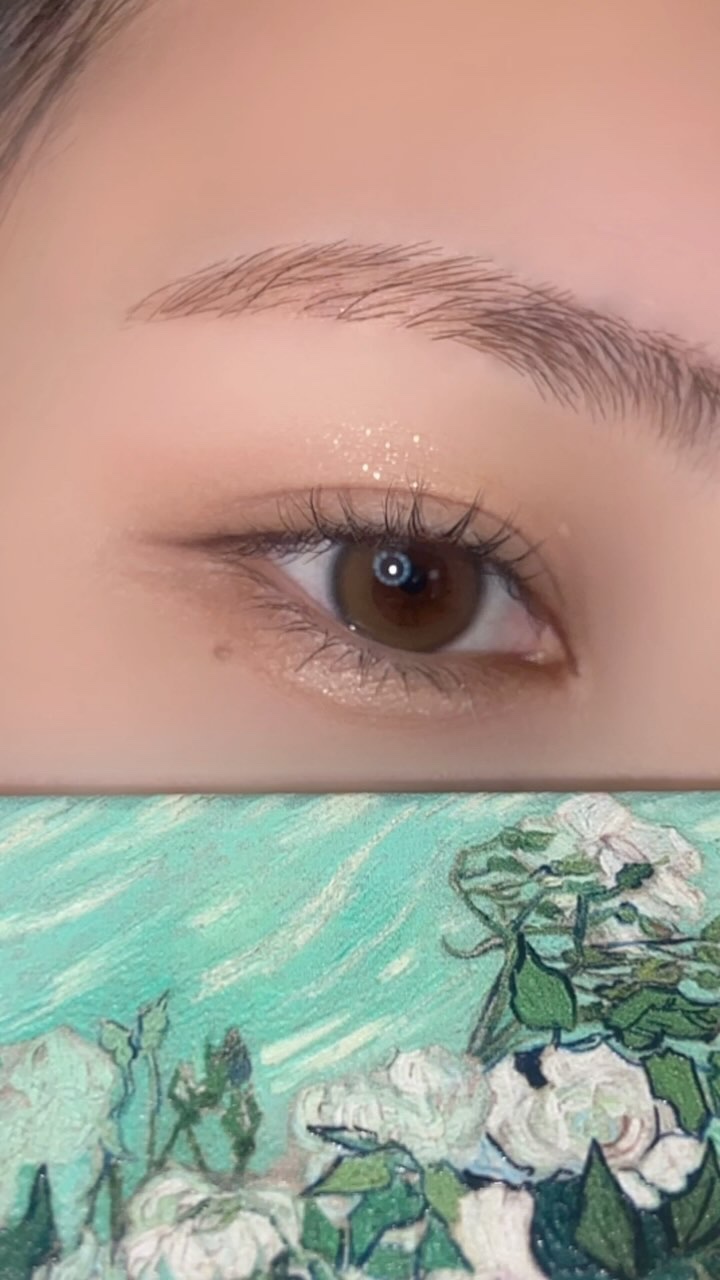 ゴッホコレクションのアイシャドウパレットが可愛すぎる #秋メイク 🍂
いい意味で薄好きで調節しやすいし、ラメもめちゃめちゃ可愛い🤍

そしてM.A.Cの新作リップはチークとしても使えるし、テカテカしすぎず上品な艶感でとてもお気に入り💄