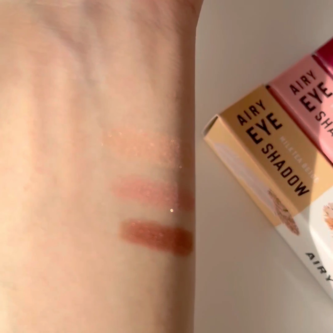 ジョイココ エアリーアイシャドウ 04 プラムボルドー/Joy.coco(ジョイココ)/単色アイシャドウを使ったクチコミ（2枚目）