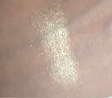 UR GLAM　POWDER EYESHADOW/U R GLAM/シングルアイシャドウの動画クチコミ3つ目