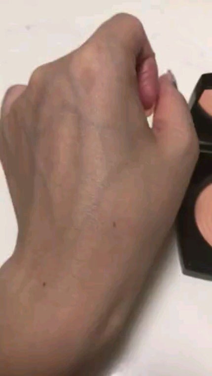レ ベージュ プードゥル ベル ミン イルミナトゥリス/CHANEL/プレストパウダーの動画クチコミ1つ目