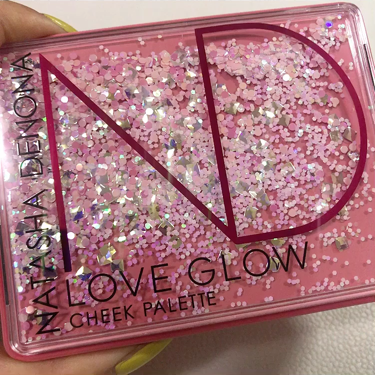 Natasha Denona  ラブ グロウ チーク パレットのクチコミ「NATASHA DENONA
LOVE GLOW CHEEK PALETTE

一目惚れってし.....」（2枚目）