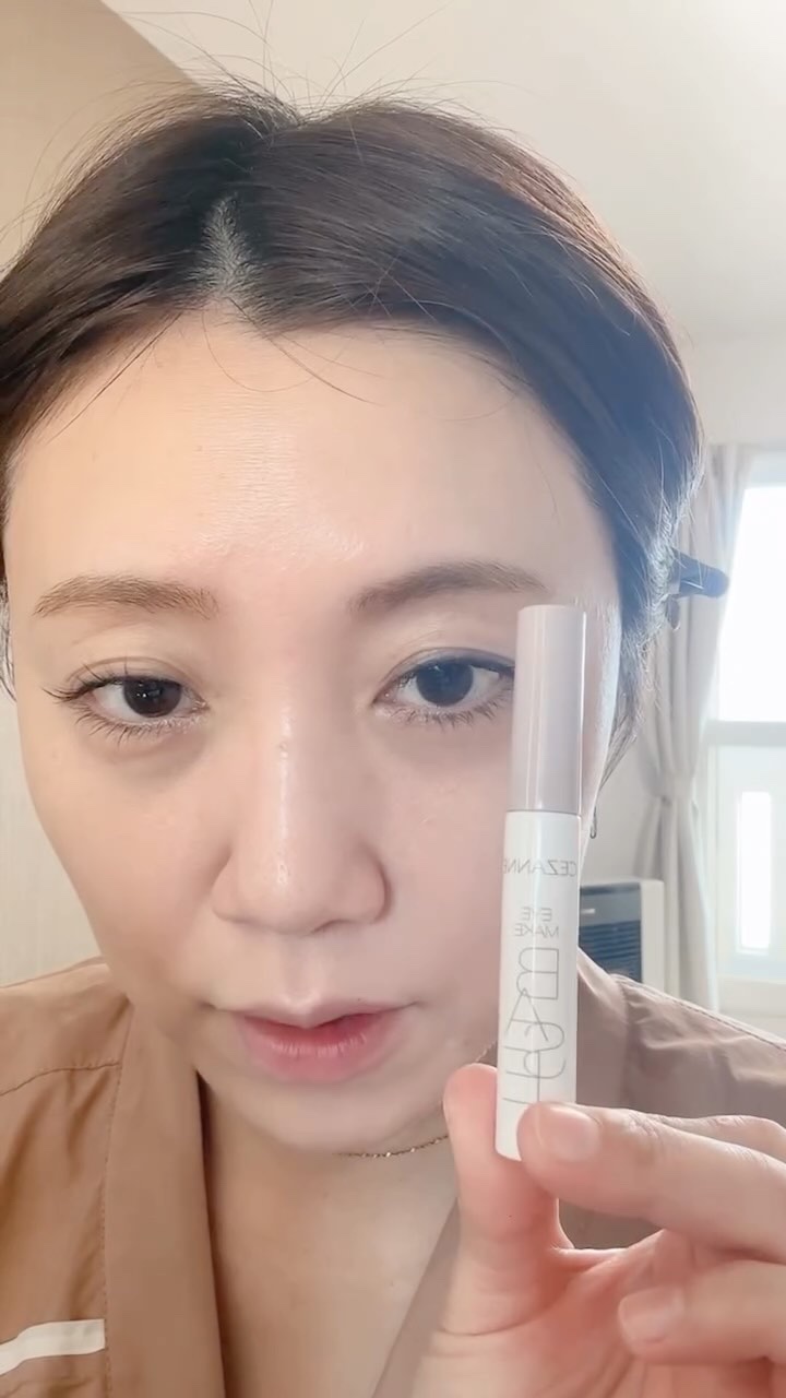 アイメイクベース/CEZANNE/アイシャドウベースの動画クチコミ2つ目