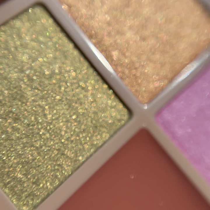 フーミー 時計回りパレット/WHOMEE/アイシャドウパレットを使ったクチコミ（3枚目）