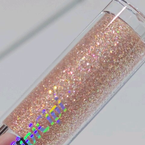 シピシピ グリッター イルミネーションライナー S/CipiCipi/リキッドアイライナーの動画クチコミ3つ目