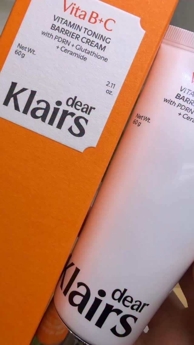 #PR @klairs.jp 

Klairs
PDRNビタグルバリアクリーム

敏感肌や乾燥が気になるときにぴったりのクレアスの新作クリーム✨

PDRNやセラミド、ビタミンC、ナイアシンアミドなどの成分*を配合し、肌のバリア機能を守りな