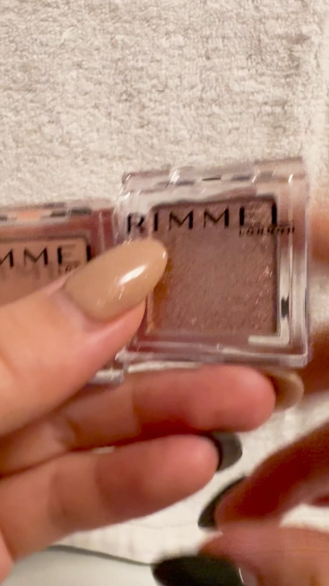 ワンダー キューブ アイシャドウ パール/リンメル ロンドン/単色アイシャドウの人気ショート動画