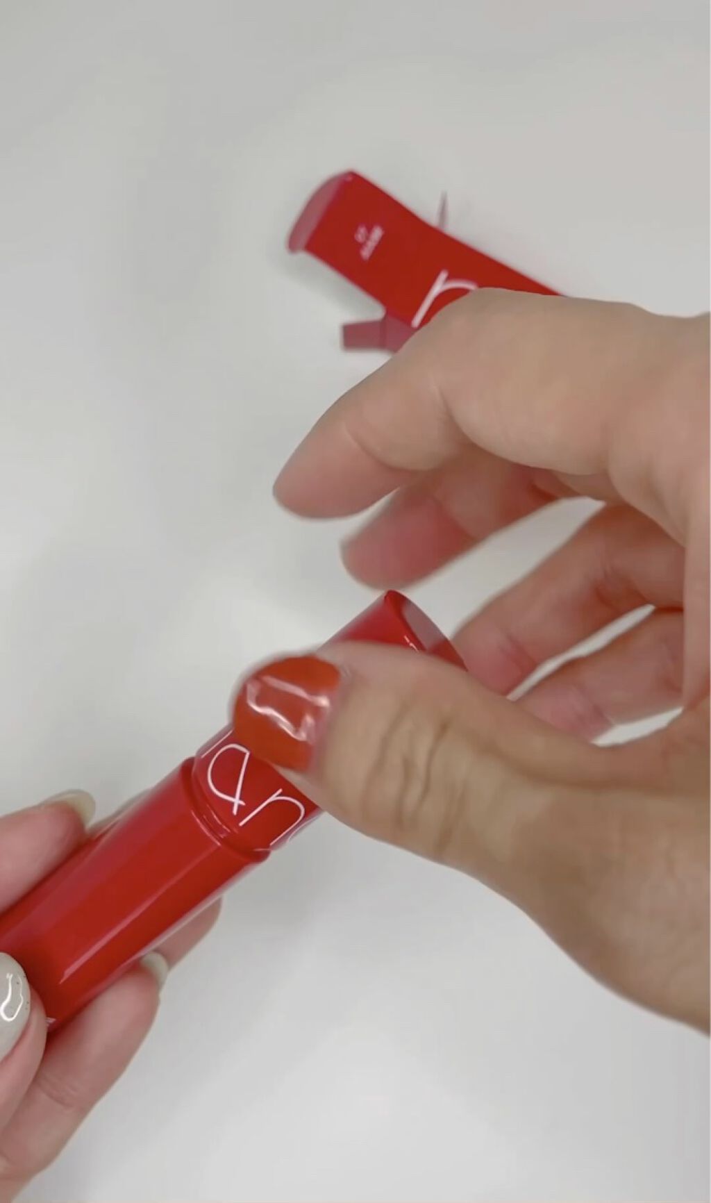 ジューシーラスティングティント/rom&nd/リップティントを使ったクチコミ（2枚目）