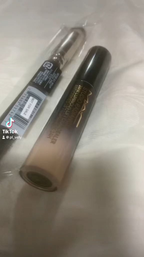 #270S ミニ ラウンド スラント ブラシ/M・A・C/メイクブラシの人気ショート動画