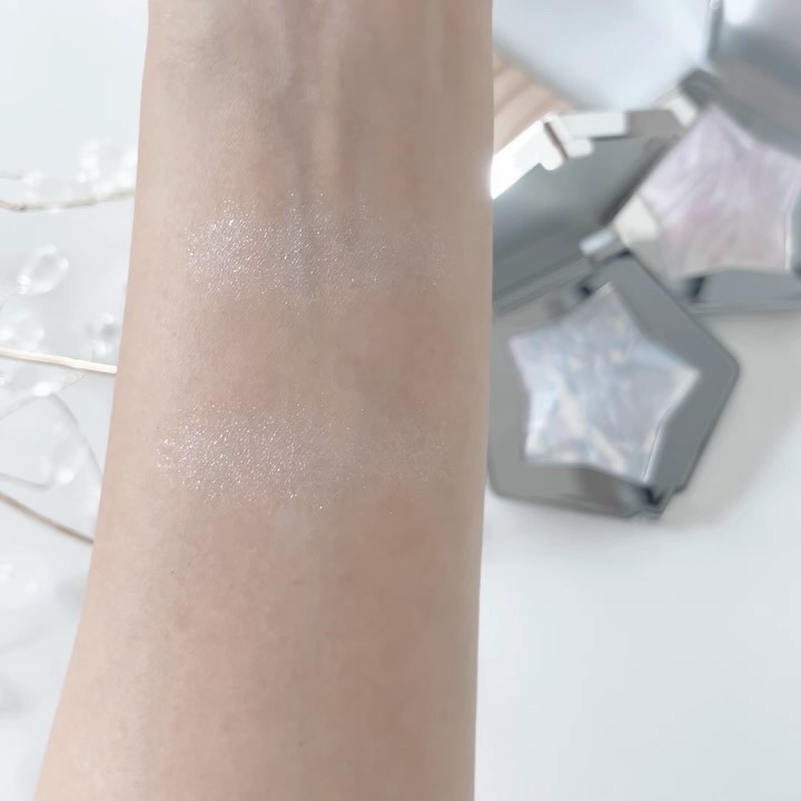 スターダストダイヤモンドハイライトパウダー/PERFECT DIARY/パウダーハイライトを使ったクチコミ（3枚目）