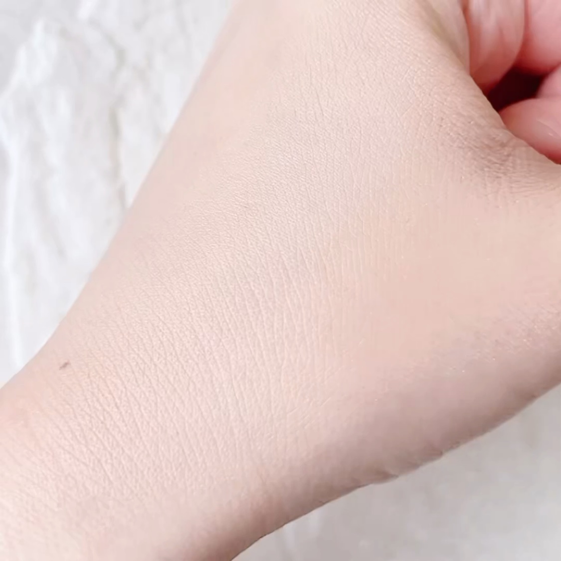 エッセンス スキングロウ ファンデーション/SHISEIDO/リキッドファンデーションを使ったクチコミ（3枚目）