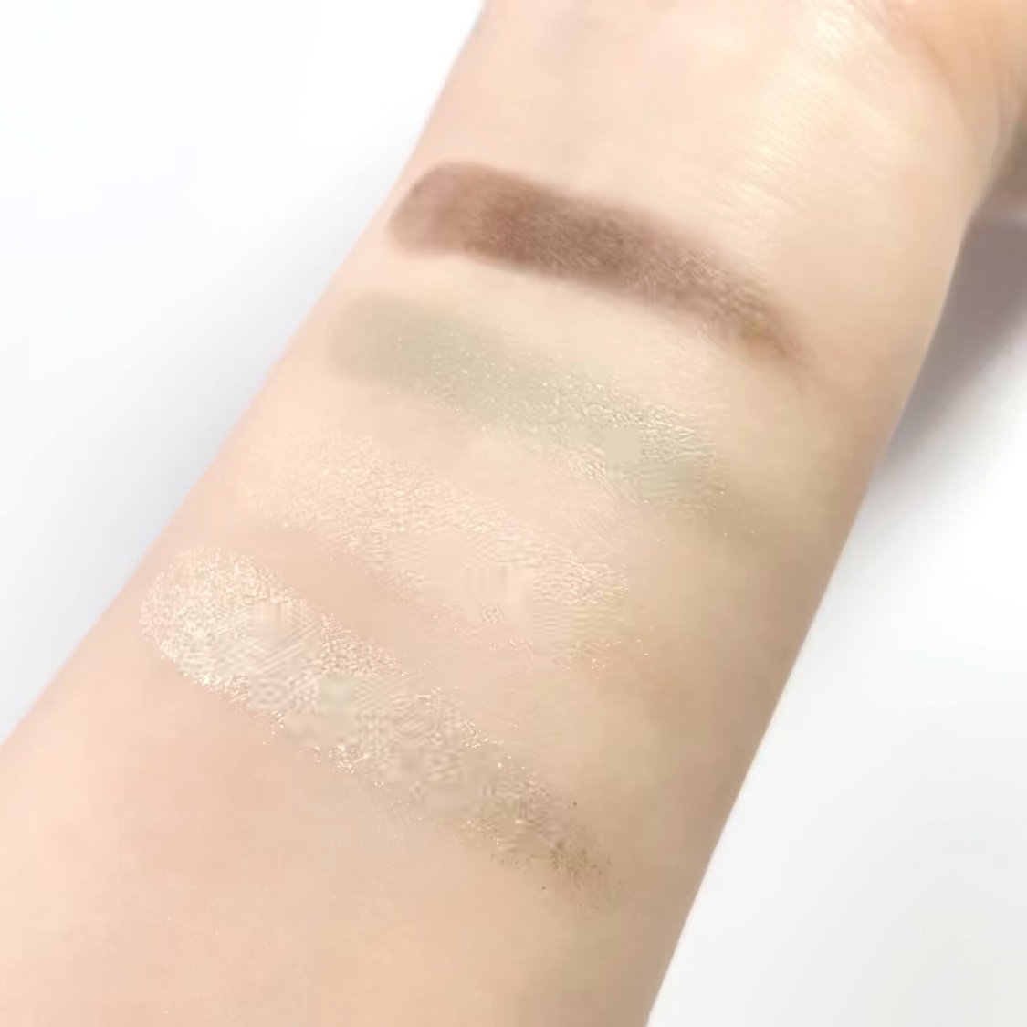 フェイスカラーパレット/チャコット・コスメティクス/アイシャドウパレットの動画クチコミ5つ目