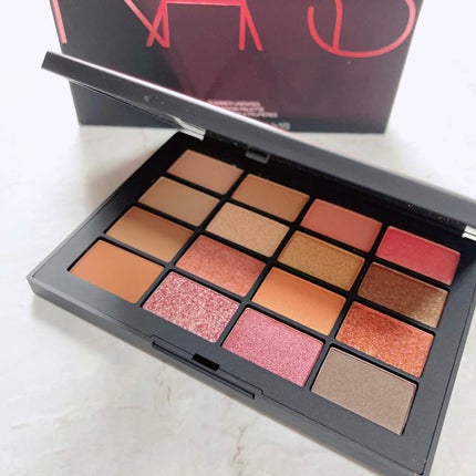 サマーアンレイテッド アイシャドーパレット/NARS/アイシャドウパレットの人気ショート動画