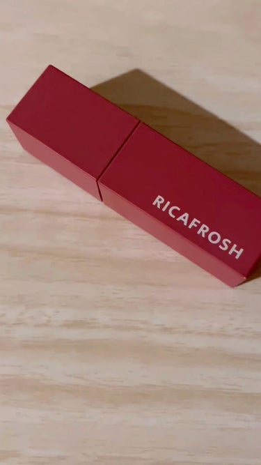 RICAFROSH
ジューシーリブティント
03
ミアローズ

マスクにつきにくいリップ✨

発色が良くてお気に入り！