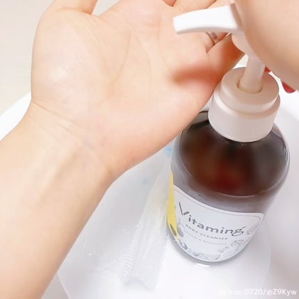 リフレッシングボディソープ(レモン&ベルガモットの香り)/Vitaming/ボディソープを使ったクチコミ(4枚目)