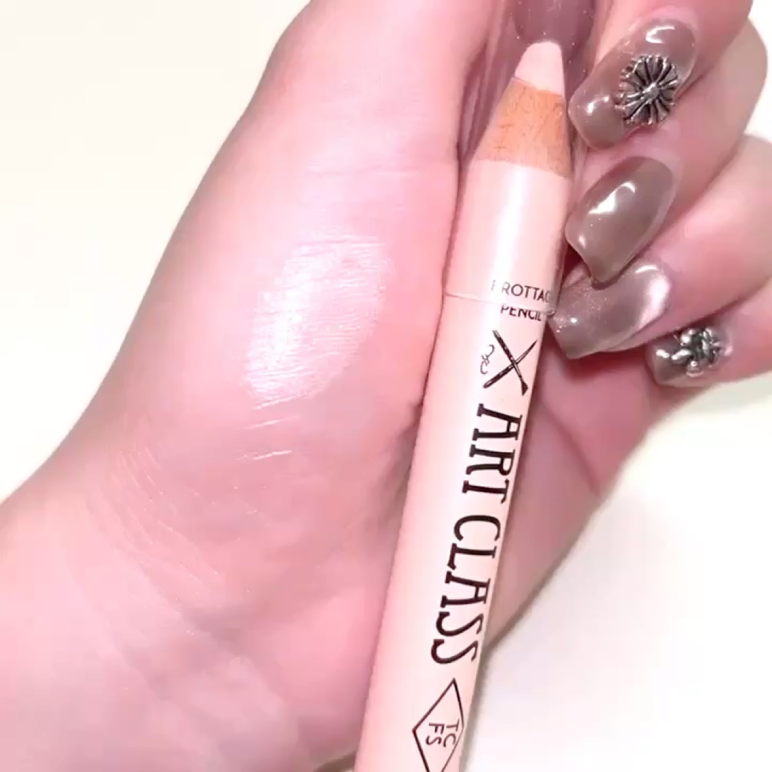 アートクラス フロッタージュペンシル/too cool for school/スティックアイシャドウを使ったクチコミ（3枚目）