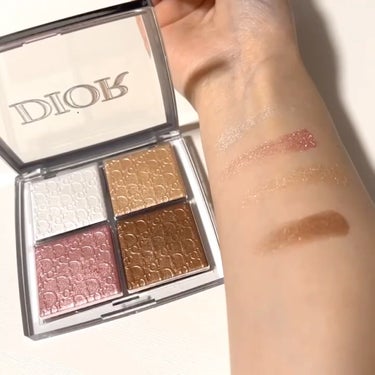 Dior　ディオール バックステージ フェイス グロウ パレット　001

上から
WHITE 鼻筋　目頭、鼻筋、頬
PINK チーク、唇上と鼻根に塗りたい
GOLD アイシャドウ（ベース、涙袋用）
B