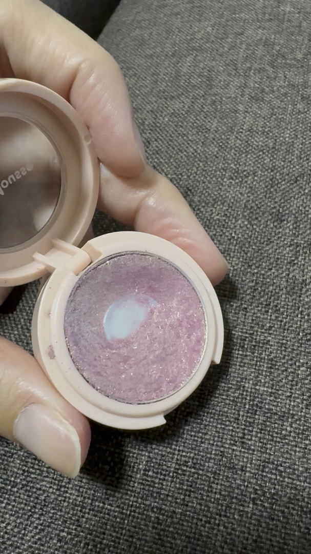 エアームースアイズ/ETUDE/単色アイシャドウの動画クチコミ1つ目