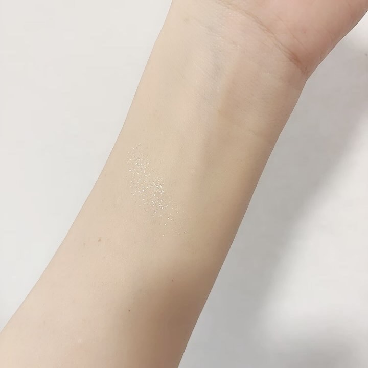 スターダストダイヤモンドハイライトパウダー/PERFECT DIARY/パウダーハイライトを使ったクチコミ（3枚目）