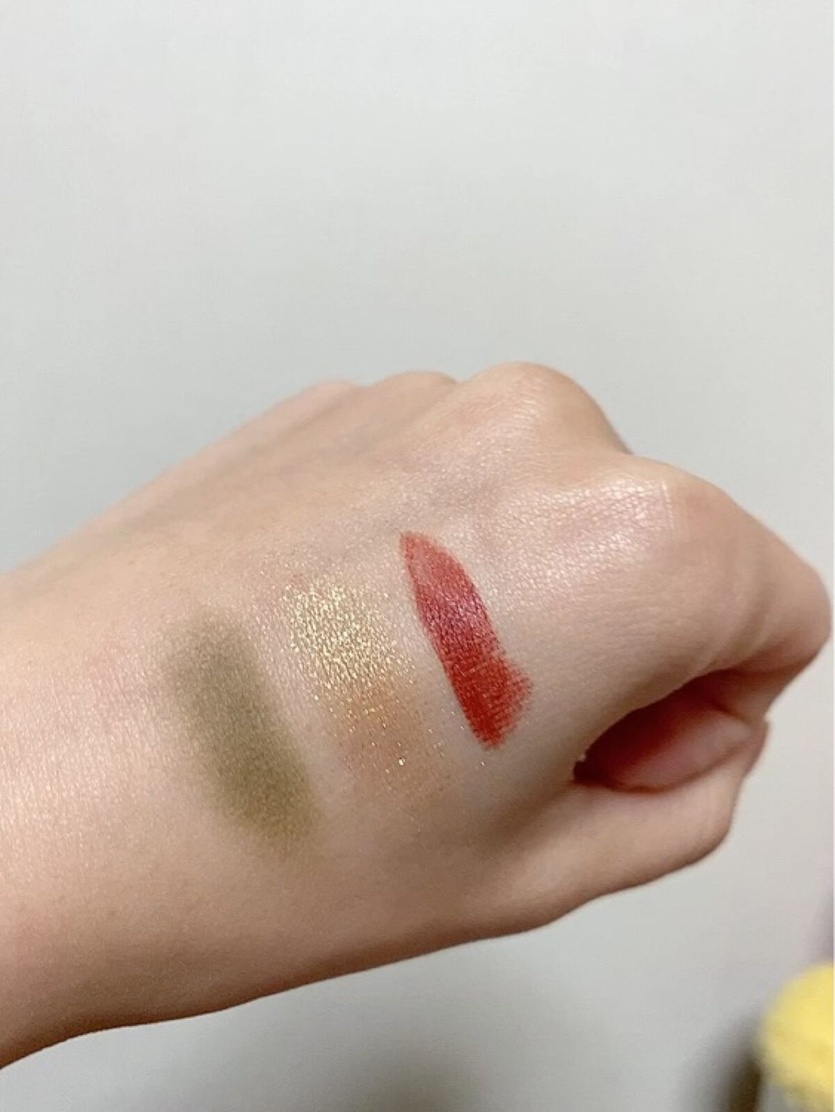 スモール アイシャドウ/M・A・C/単色アイシャドウの動画クチコミ4つ目