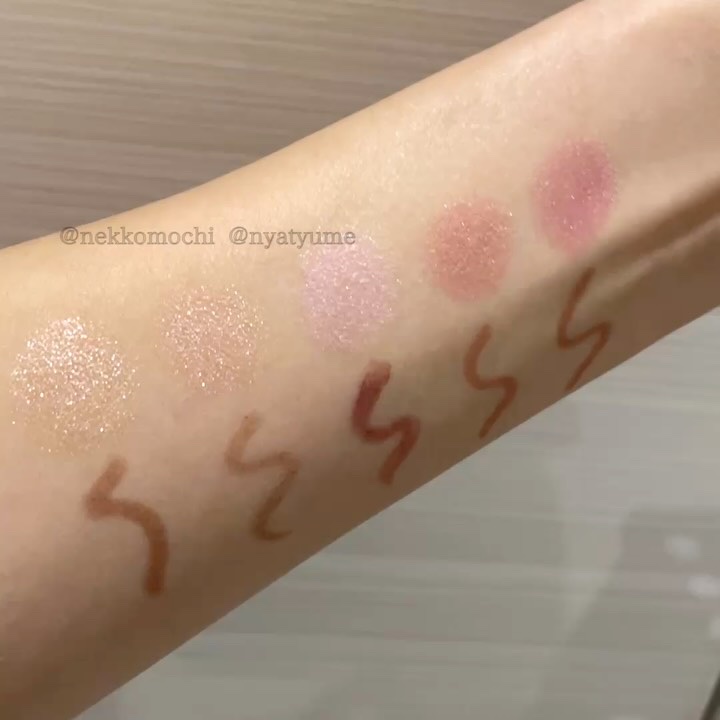 カラープレイデュアルライナー/2aN/スティックアイシャドウを使ったクチコミ（2枚目）