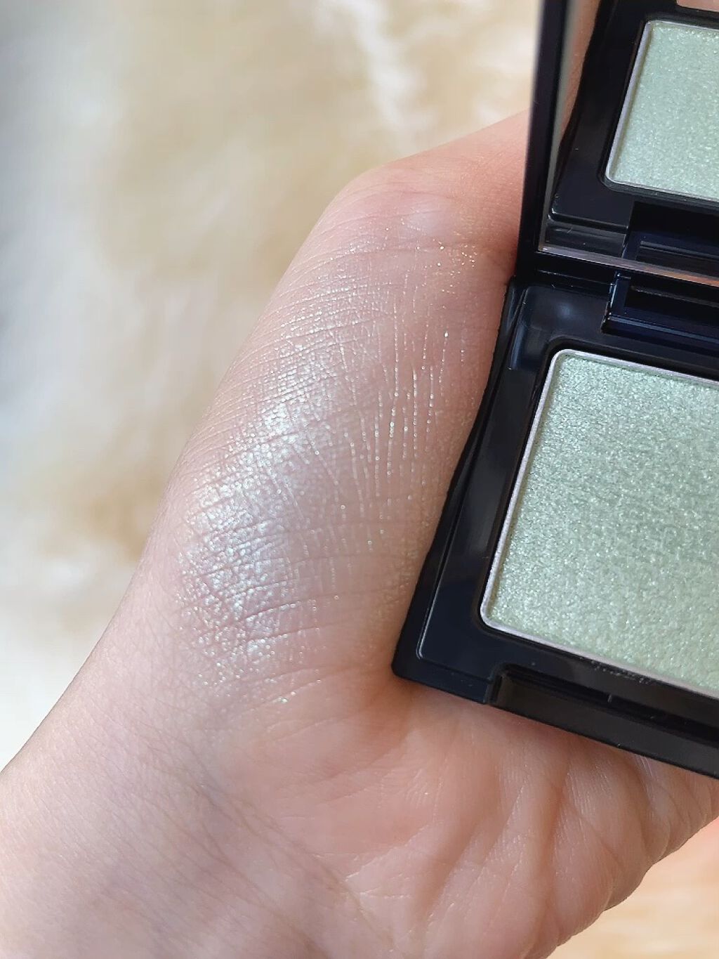 ラズル アイカラー/エレガンス ラズル /単色アイシャドウの人気ショート動画