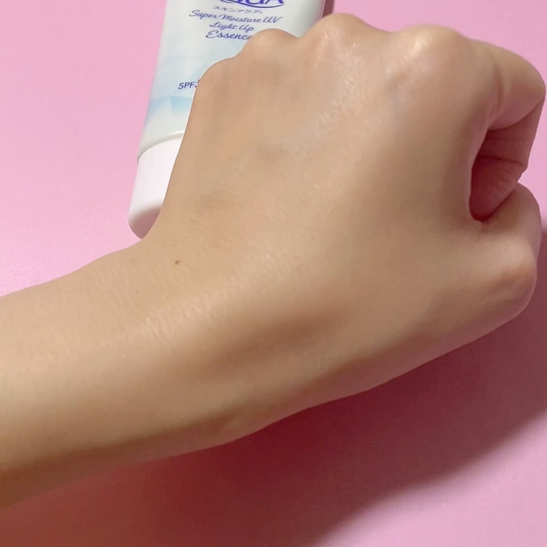 スーパーモイスチャーUVライトアップエッセンス/スキンアクア/日焼け止めローションを使ったクチコミ（3枚目）