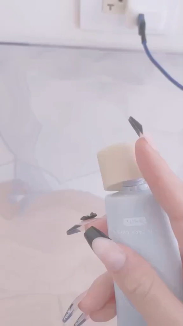 すっぴんクリーム ホワイトニング/クラブ/化粧下地の動画クチコミ2つ目