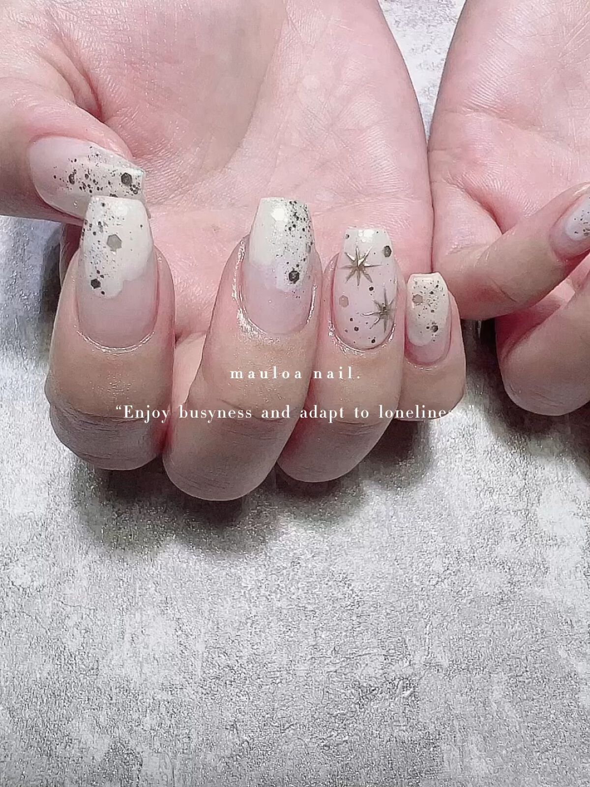 #ネイル,#冬ネイル,#アートネイル,#海ネイル,#ミラーアートネイル,#ニュアンスネイル,#くすみカラーネイル,#サマーネイル,#ジュエリーネイル,#ミラーネイル,#牛柄ネイル,#スタッズネイル,#太陽ネイル,#天王寺ネイル,#シンプルネイル,#結晶ネイル,#手書きネイルのネイルデザイン