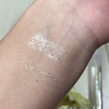 Flynn ライトキャッチャーリキッドグリッターのクチコミ「Lightcatcher Liquid Glitter
 (ライトキャッチャーリキッド グリッ.....」（3枚目）