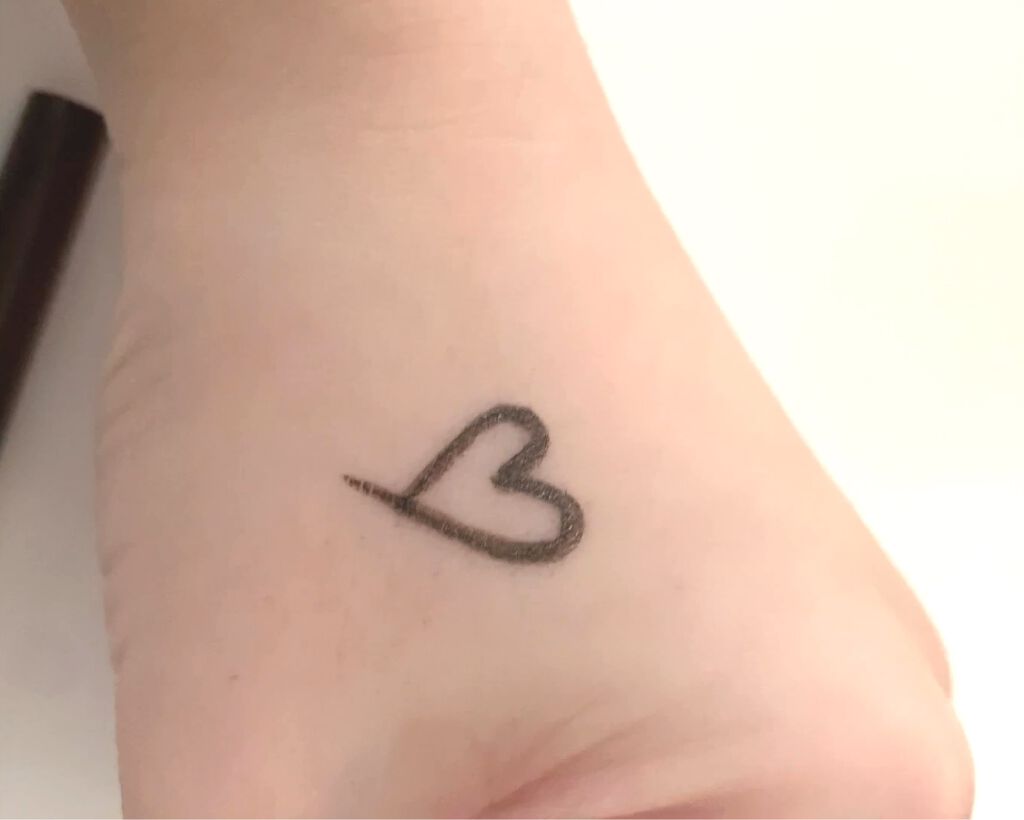 プライムリキッドアイライナー リッチジュエル/ヒロインメイク/リキッドアイライナーの動画クチコミ2つ目