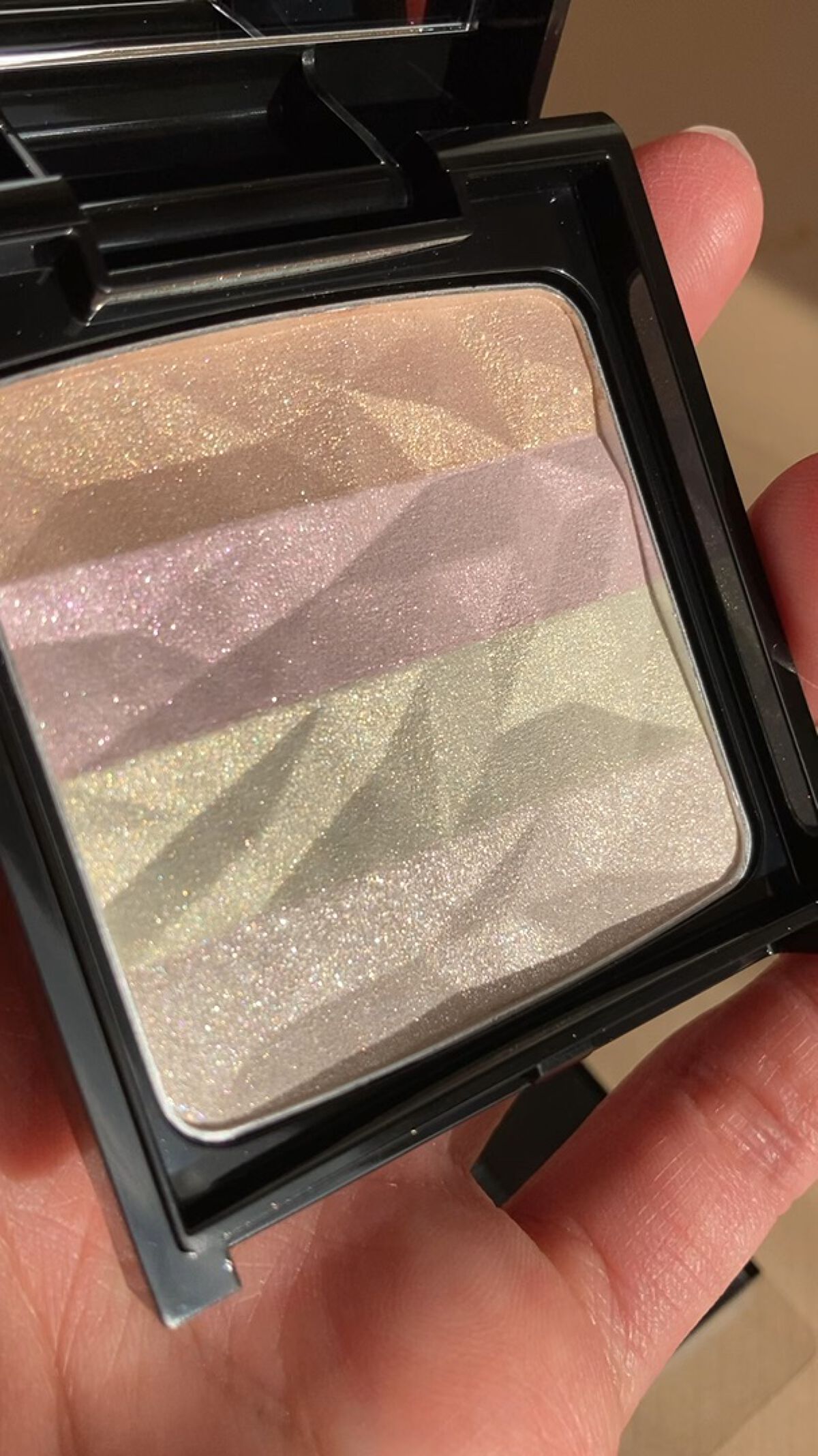 オーロラライズグロウハイライター/KATE/パウダーハイライトの動画クチコミ2つ目