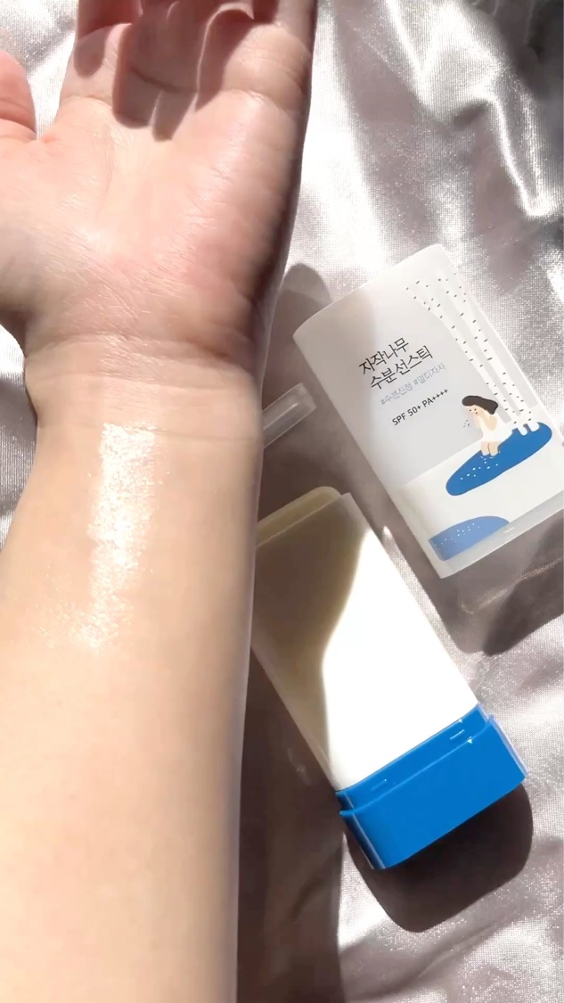 白樺モイスチャーライジング サンスティック/ROUND LAB/日焼け止めスティックの動画クチコミ1つ目