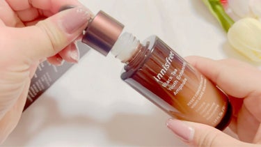 innisfree ブラックティー ユース セラムのクチコミ「Innisfree(イニスフリー)で大人気の紅茶シリーズ、ブラックティー ユース セラム をマ.....」（3枚目）