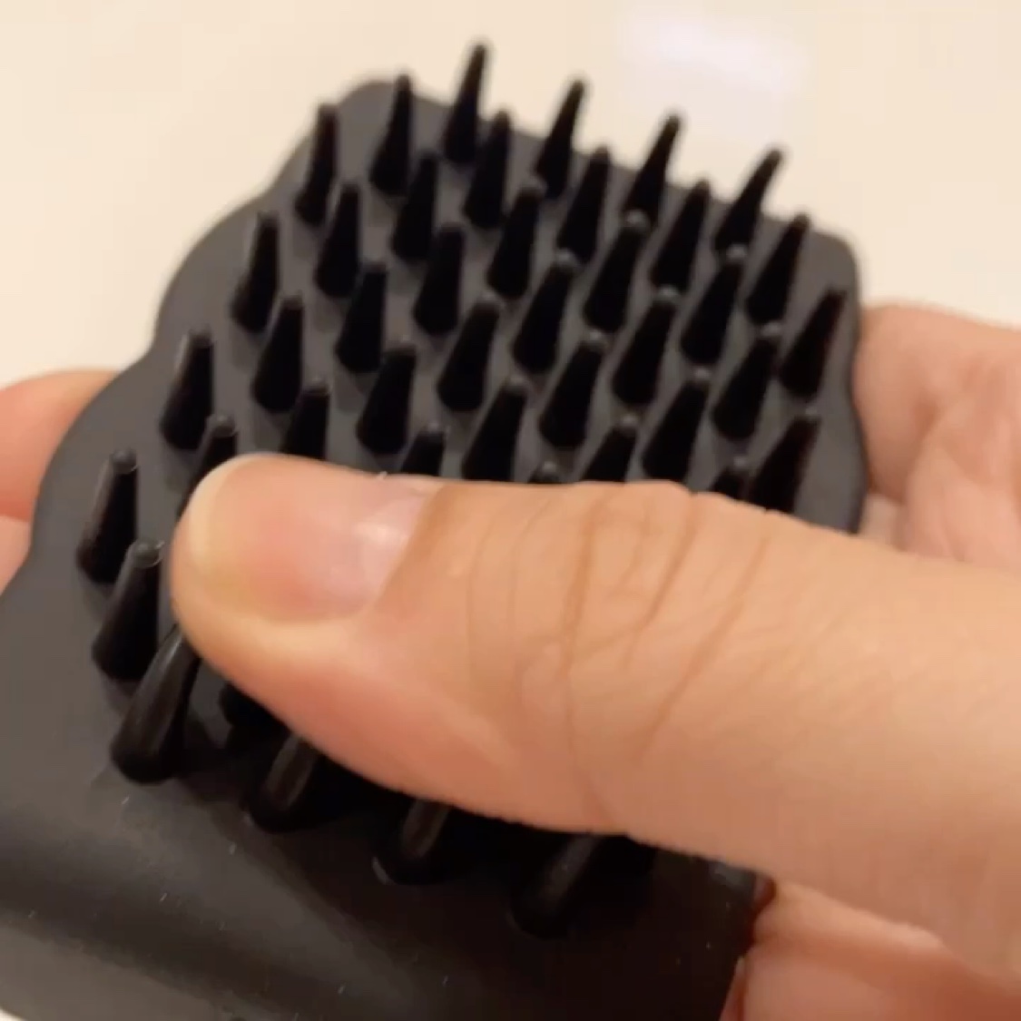 やみつき頭皮ヘアスキンブラシ/up PLUS(アッププラス)/スカルプブラシを使ったクチコミ（2枚目）