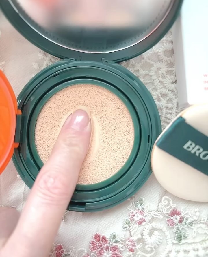 スキンエンハンサー コンパクト クッション (マット)/BROOKESIA/クッションファンデーションの動画クチコミ1つ目