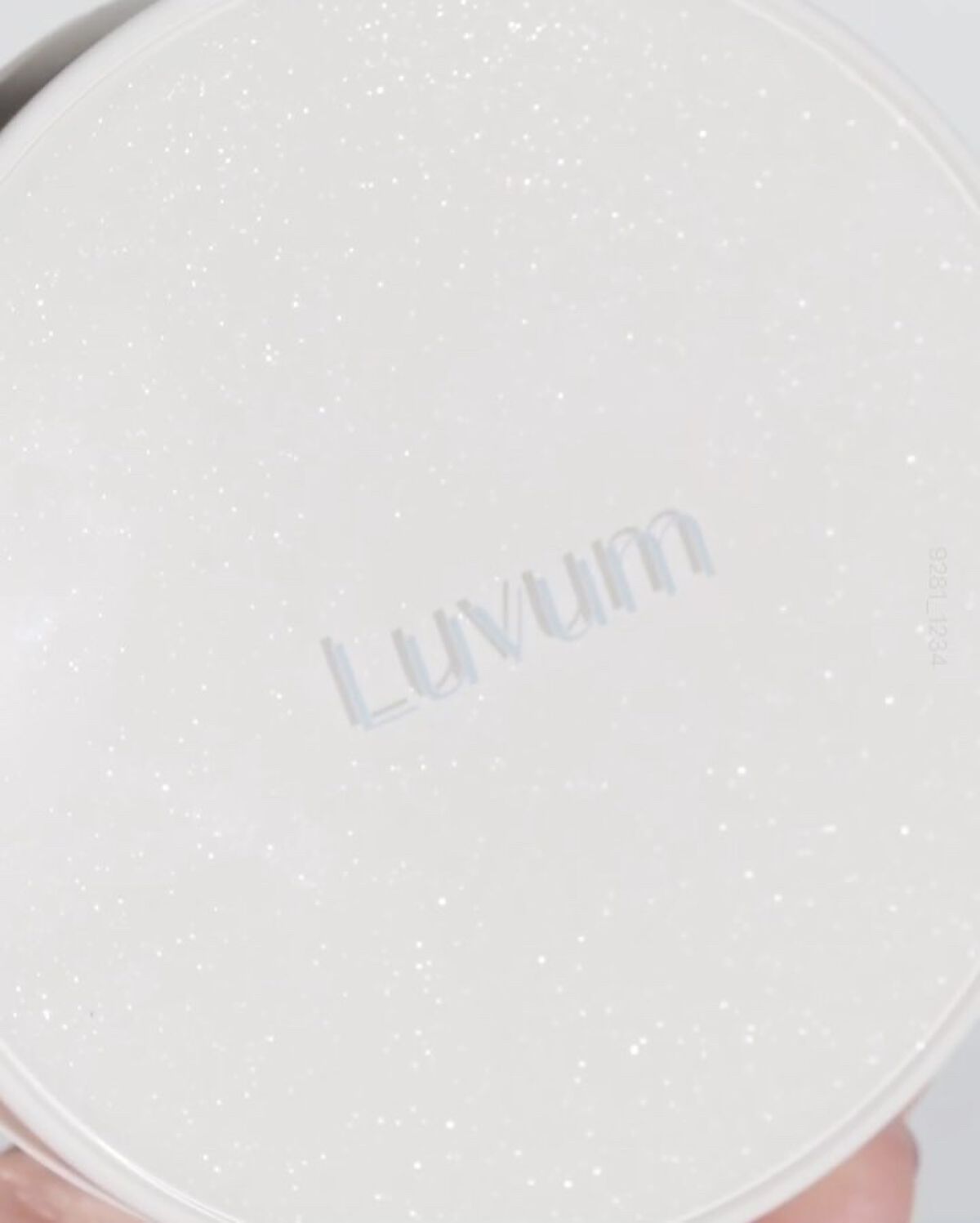 モイスチャーグロウクッションファンデ SPF50+ PA+++/Luvum/クッションファンデーションの動画クチコミ4つ目