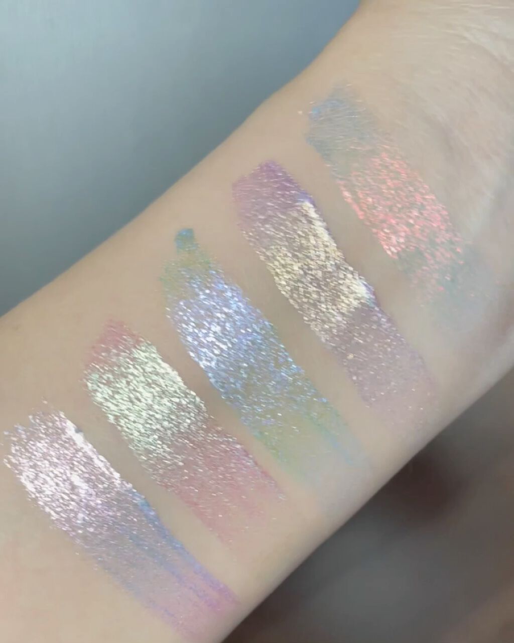 Twin Flames Multichrome Pigment﻿/DANESSA MYRICKS BEAUTY/リキッドアイシャドウの動画クチコミ2つ目