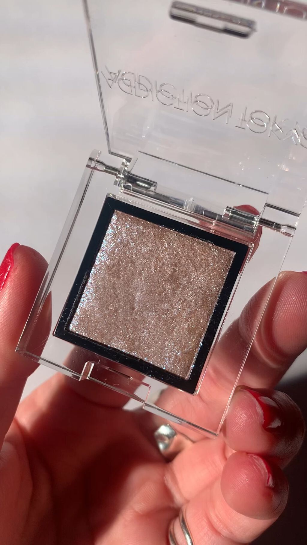 アディクション ザ アイシャドウ スパークル/ADDICTION/単色アイシャドウの動画クチコミ5つ目